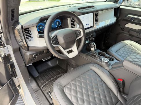 Used 2025 Ford Bronco Badlands AWD/4WD image 37