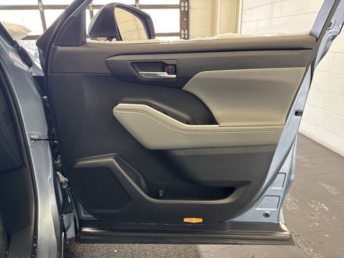 Certified 2024 Toyota Highlander XLE image 56