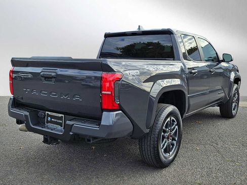 Used 2024 Toyota Tacoma TRD Sport image 3