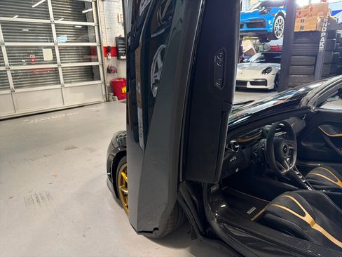 Used 2023 McLaren 720S Performance image 44