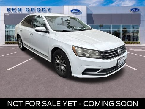 Used 2017 Volkswagen Passat 1.8T S FWD image 1