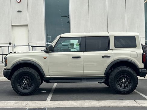 New 2026 Ford Bronco Badlands w/ Sasquatch Package AWD/4WD image 6