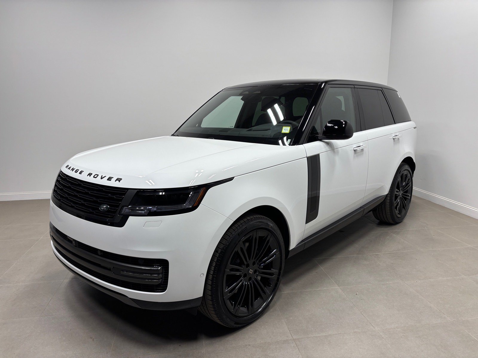 Used 2026 Land Rover Range Rover SE AWD/4WD image 1