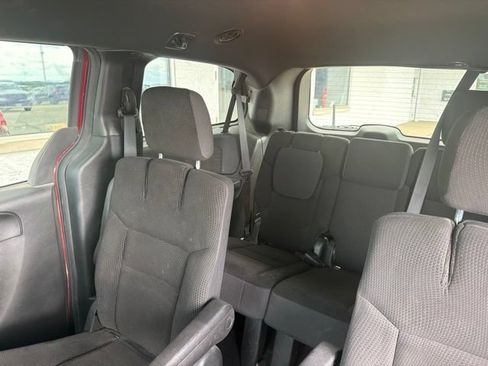 Used 2017 Dodge Grand Caravan SE FWD image 10