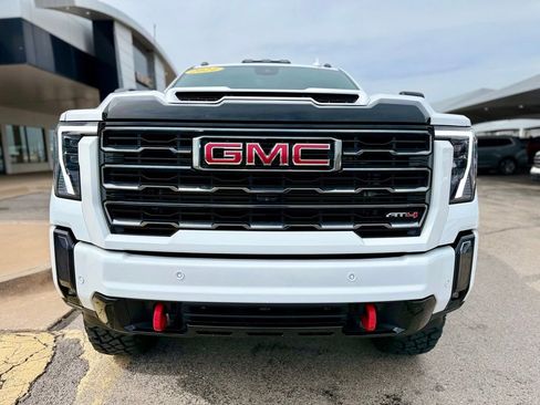 Used 2024 GMC Sierra 2500 AT4 w/ AT4 Premium Plus Package AWD/4WD image 2