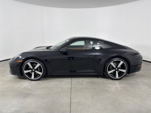 New 2026 Porsche 911 Carrera image 2