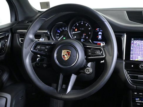 Certified 2026 Porsche Macan AWD/4WD image 12