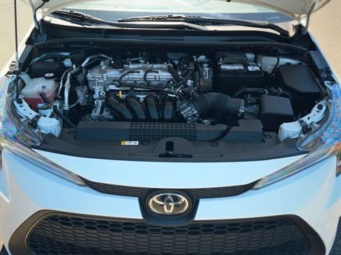 Used 2020 Toyota Corolla LE FWD image 38