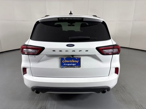 Used 2023 Ford Escape ST-Line FWD image 7