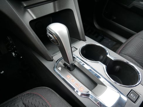 Used 2015 GMC Terrain SLE image 24