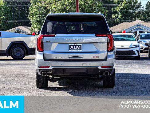 Used 2025 GMC Yukon XL Denali AWD/4WD image 12