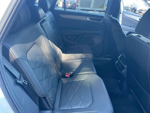 Used 2025 Volkswagen Atlas Cross Sport SE image 22
