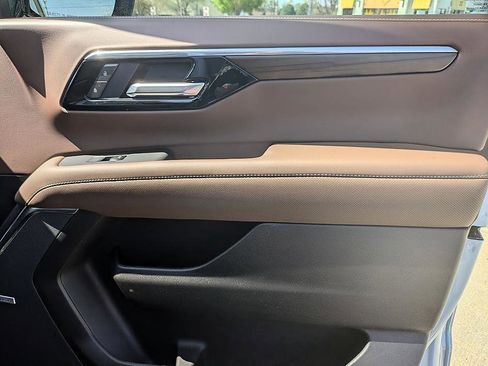 New 2026 Chevrolet Suburban High Country AWD/4WD image 39