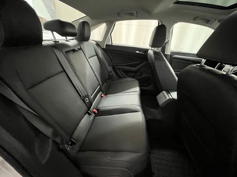 Certified 2020 Volkswagen Jetta SE image 27