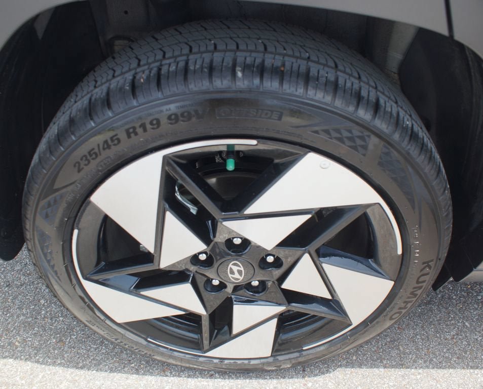 Used 2026 Hyundai Kona Limited FWD image 26
