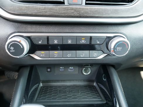 Certified 2023 Nissan Altima 2.5 SV w/ SV Premium Package AWD/4WD image 23