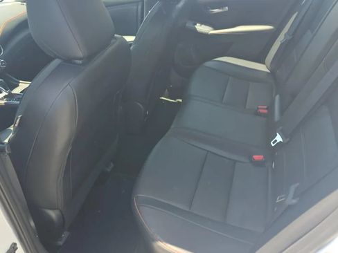 Used 2023 Nissan Sentra SR w/ SR Premium Package FWD image 7