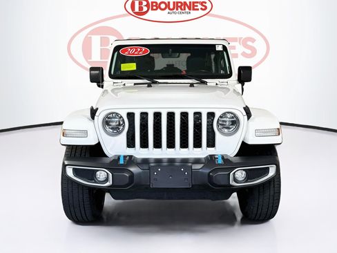 Used 2022 Jeep Wrangler Unlimited Sahara w/ Cold Weather Group AWD/4WD image 5