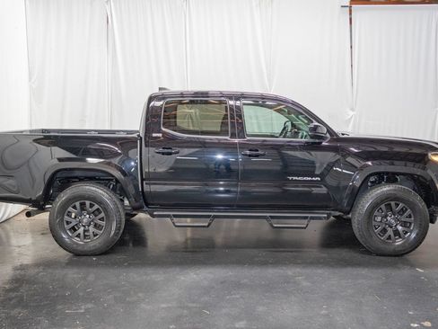 Used 2021 Toyota Tacoma SR5 RWD image 5