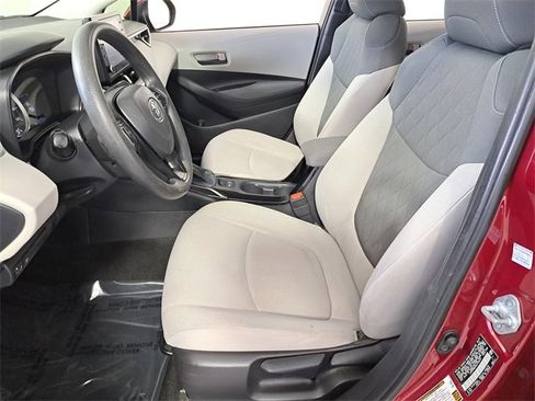 Used 2022 Toyota Corolla LE image 19
