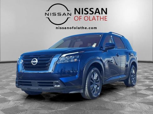 Used 2024 Nissan Pathfinder SV FWD image 1