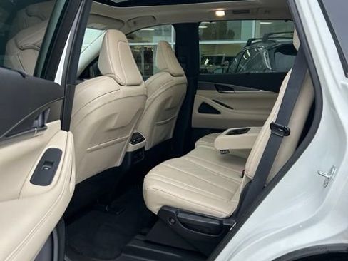 Used 2023 INFINITI QX60 Luxe w/ Cargo Package FWD image 12