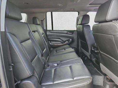 Used 2020 Chevrolet Suburban LT w/ Luxury Package AWD/4WD image 27