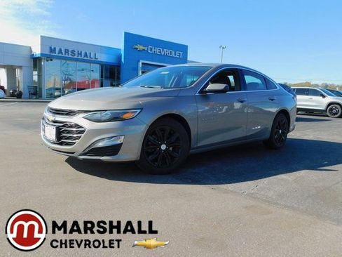 Used 2025 Chevrolet Malibu LT image 1