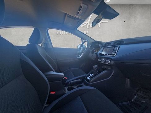 Used 2025 Nissan Versa SV w/ Trunk Package image 24