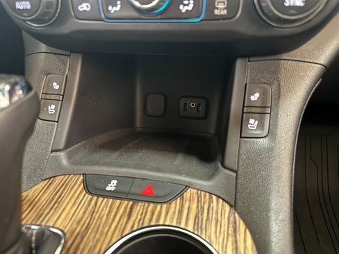 Used 2019 GMC Acadia Denali w/ Technology Package image 29