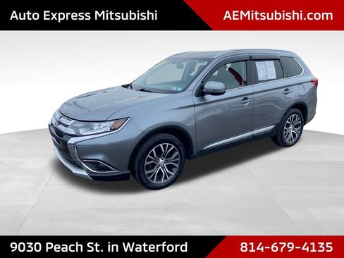 Used 2017 Mitsubishi Outlander SEL image 3
