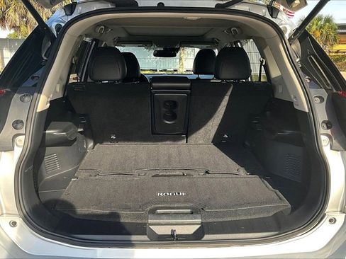 Used 2017 Nissan Rogue SL w/ SL Premium Package image 15