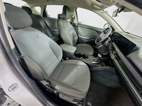 Used 2025 Kia K4 FWD image 30