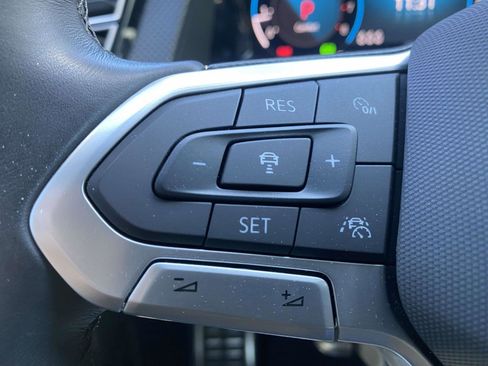 Certified 2024 Volkswagen Atlas Cross Sport SEL Premium R-Line image 21