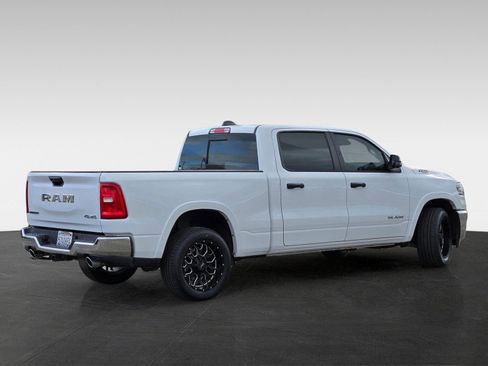 Used 2025 RAM 1500 Big Horn AWD/4WD image 5