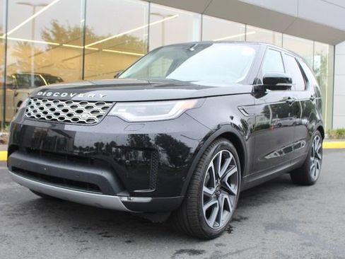 New 2025 Land Rover Discovery S image 1