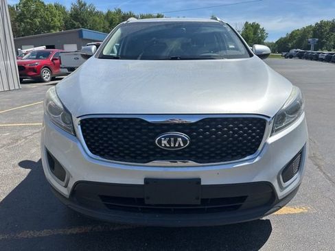 Used 2017 Kia Sorento AWD image 9