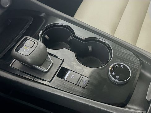 Used 2023 Nissan Rogue SV w/ SV Premium B Package image 24