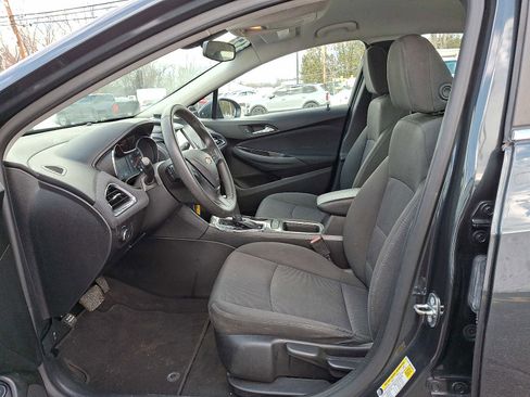 Used 2017 Chevrolet Cruze LT image 12