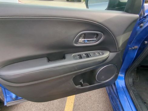 Used 2019 Honda HR-V Touring image 8