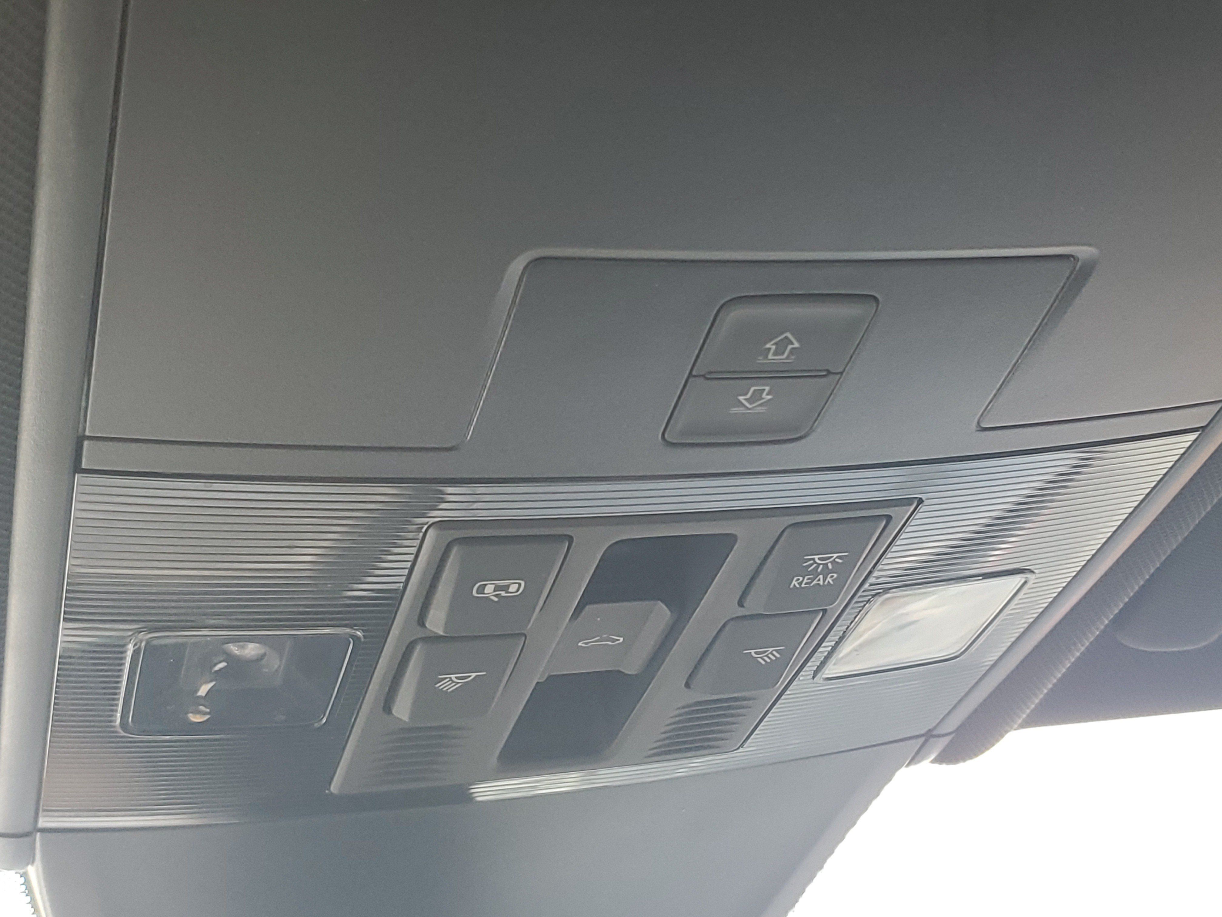 Used 2022 Volkswagen Tiguan SEL R-Line AWD/4WD image 31
