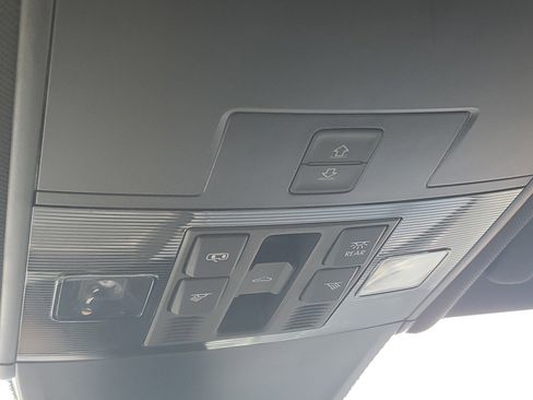 Used 2022 Volkswagen Tiguan SEL R-Line AWD/4WD image 31