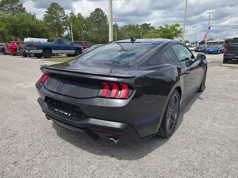 Used 2024 Ford Mustang GT Premium image 4