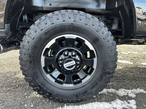 Used 2025 Ford F350 Platinum w/ Tremor Off-Road Package image 10