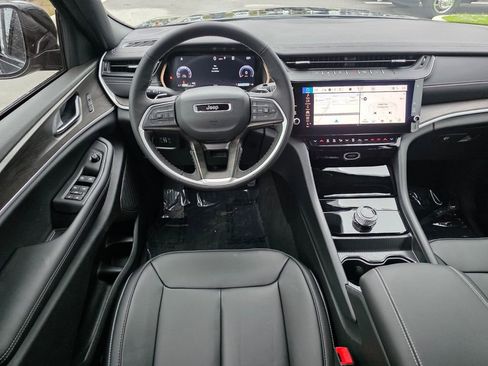 New 2026 Jeep Grand Cherokee Limited RWD image 10