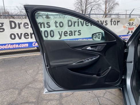 Used 2025 Chevrolet Malibu LT image 11