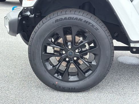 Used 2024 Jeep Wrangler Unlimited Sahara AWD/4WD image 11