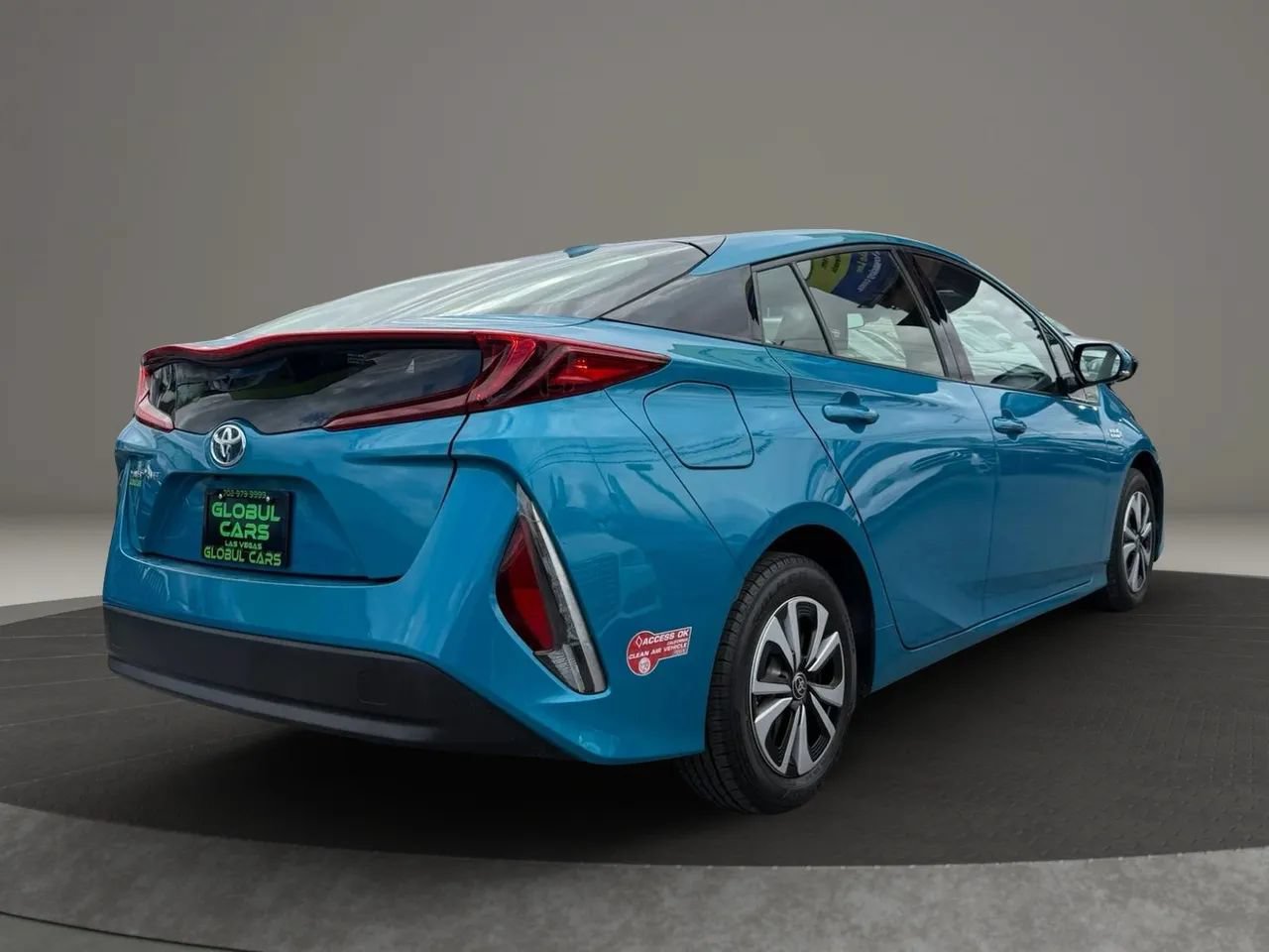 Used 2017 Toyota Prius Prime Plus FWD image 5