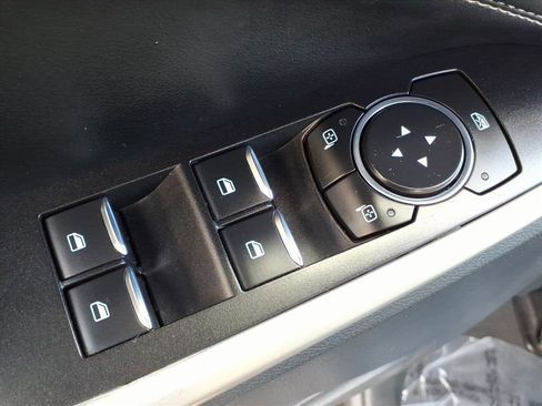 Certified 2022 Ford Explorer XLT w/ Equipment Group 202A image 22