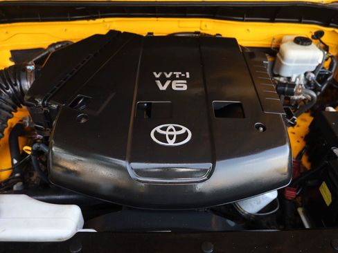 Used 2007 Toyota FJ Cruiser 4WD image 11